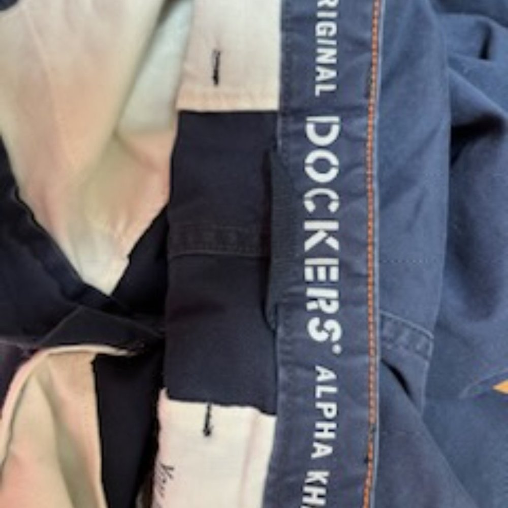 Dockers - Picture 4 of 7